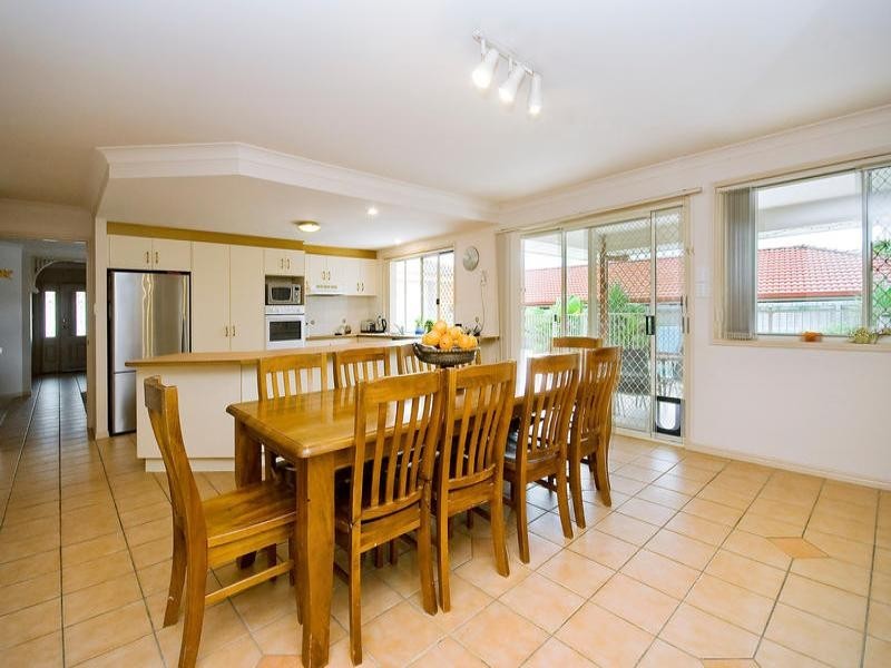 30 Lindfield Street, Parkinson QLD 4115