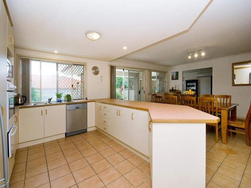 30 Lindfield Street, Parkinson QLD 4115