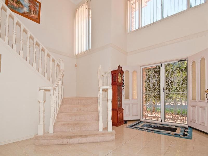 27 Honeysuckle Way, Calamvale QLD 4116