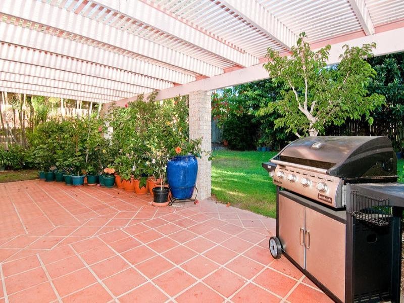 27 Honeysuckle Way, Calamvale QLD 4116