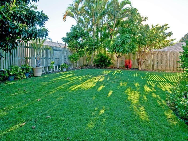 27 Honeysuckle Way, Calamvale QLD 4116