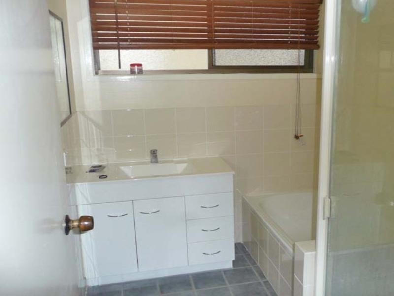 48 Vansittart Road, Regents Park QLD 4118