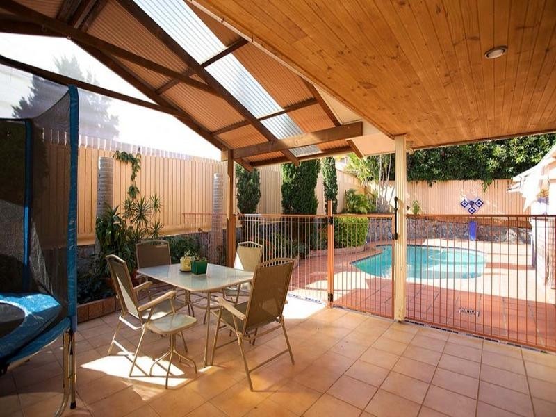 Stretton QLD 4116
