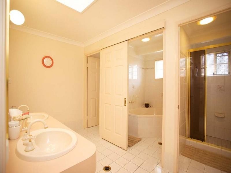 Stretton QLD 4116