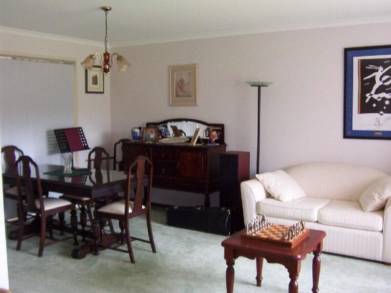 15 Silverdell Crescent, Parkinson QLD 4115