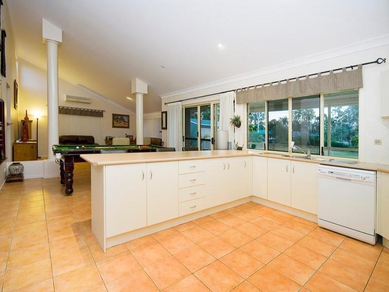 25 Dalkeith Court, Park Ridge South QLD 4125