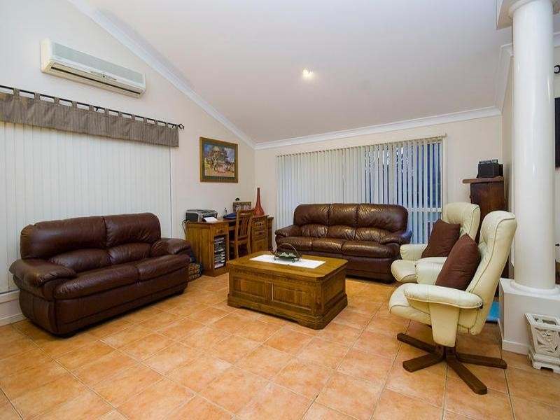 25 Dalkeith Court, Park Ridge South QLD 4125