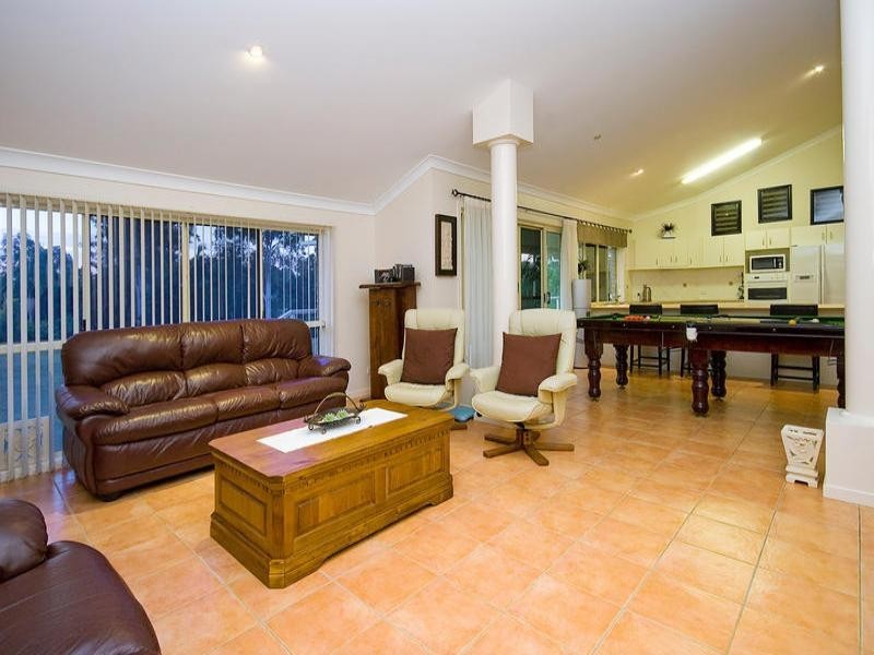 25 Dalkeith Court, Park Ridge South QLD 4125