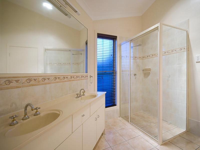 25 Dalkeith Court, Park Ridge South QLD 4125