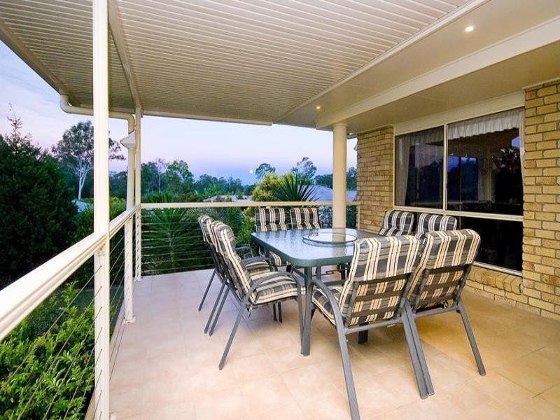 25 Dalkeith Court, Park Ridge South QLD 4125