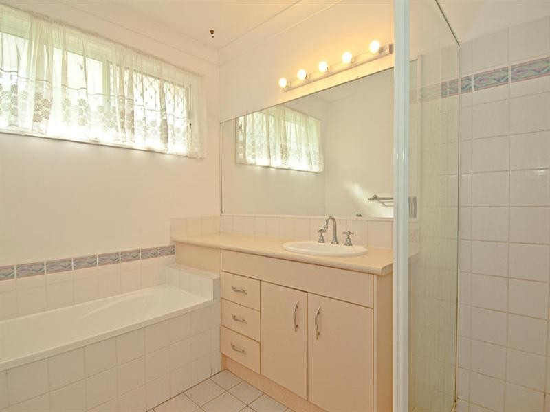 17 Solandra Crescent, Calamvale QLD 4116