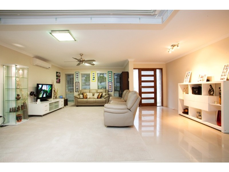 6 Larapinta Circuit, Parkinson QLD 4115