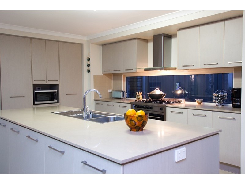 6 Larapinta Circuit, Parkinson QLD 4115