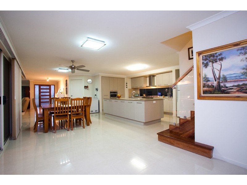 6 Larapinta Circuit, Parkinson QLD 4115