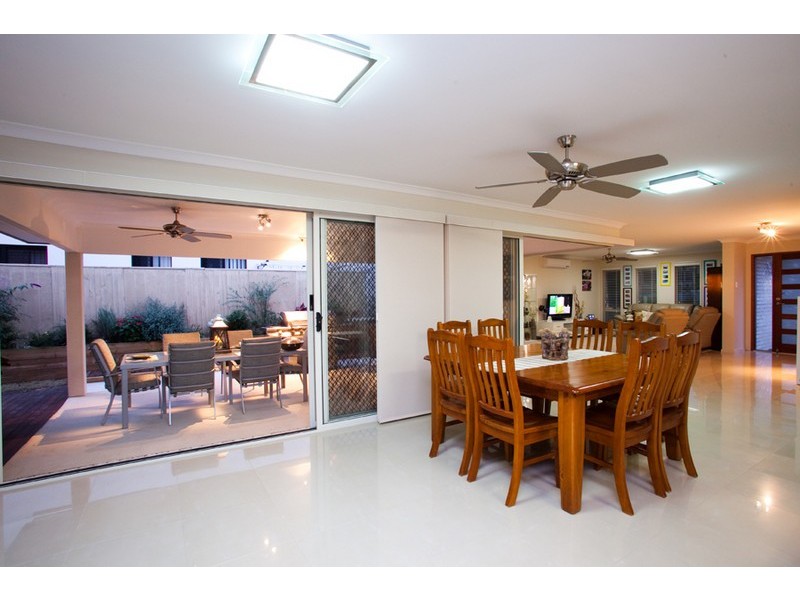 6 Larapinta Circuit, Parkinson QLD 4115