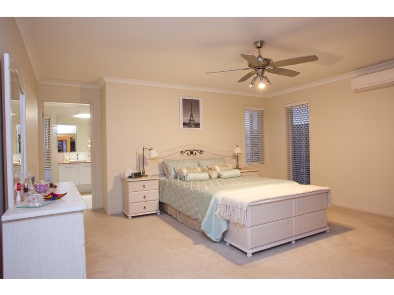 6 Larapinta Circuit, Parkinson QLD 4115