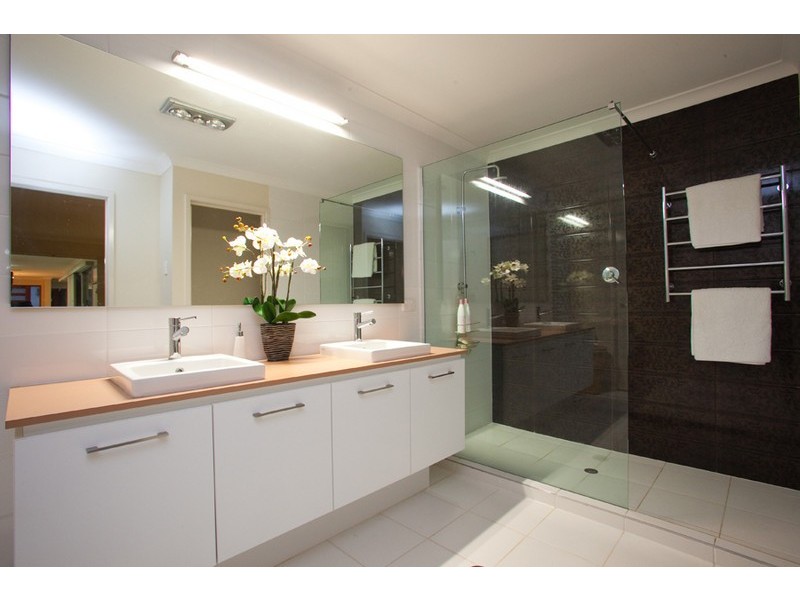 6 Larapinta Circuit, Parkinson QLD 4115