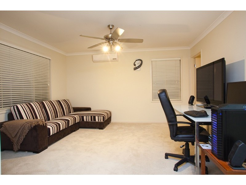 6 Larapinta Circuit, Parkinson QLD 4115