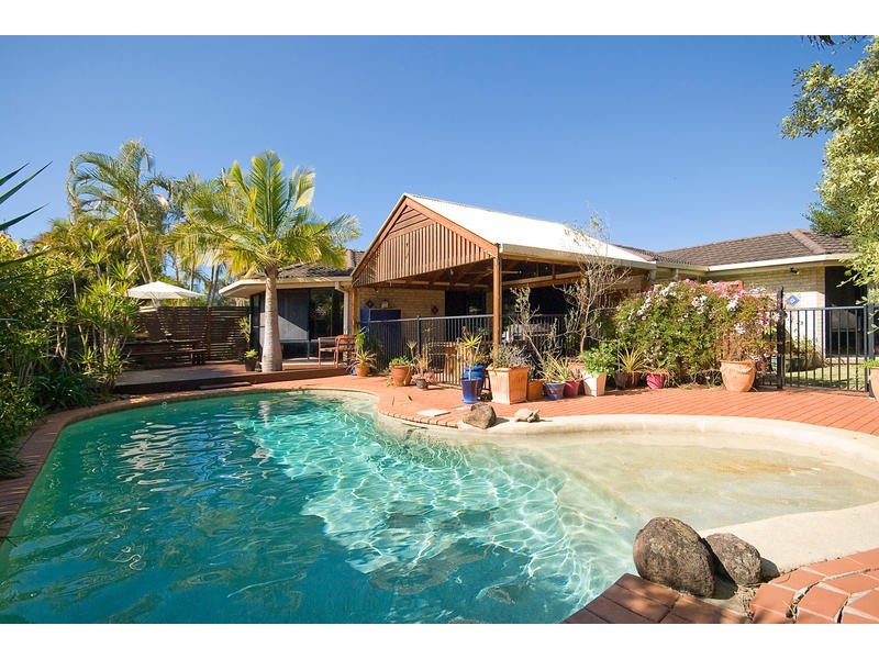 63 Bannockburn Crescent, Parkinson QLD 4115