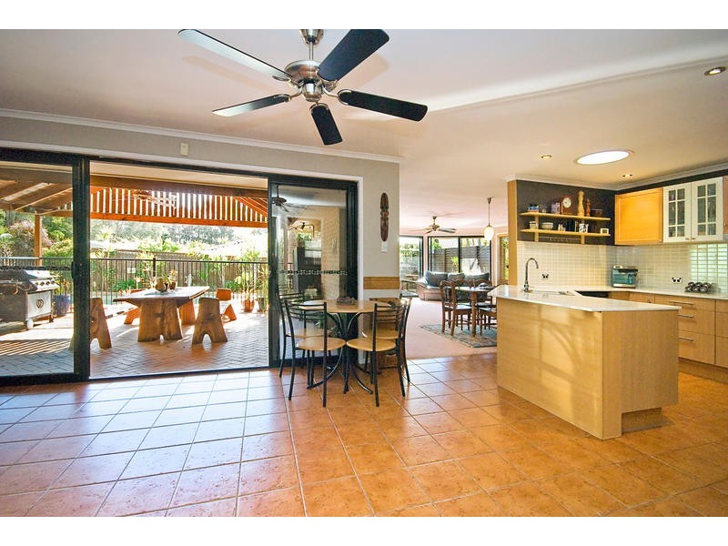 63 Bannockburn Crescent, Parkinson QLD 4115