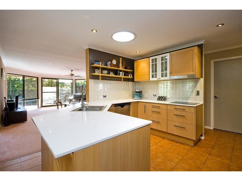 63 Bannockburn Crescent, Parkinson QLD 4115