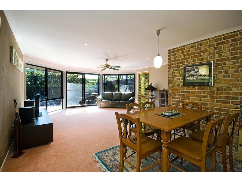 63 Bannockburn Crescent, Parkinson QLD 4115