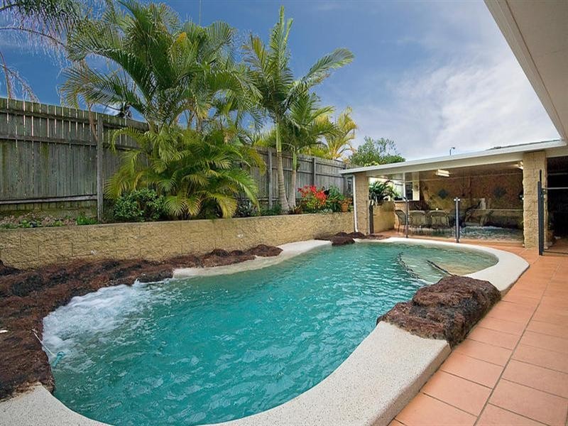 72 Azalea Crescent, Calamvale QLD 4116