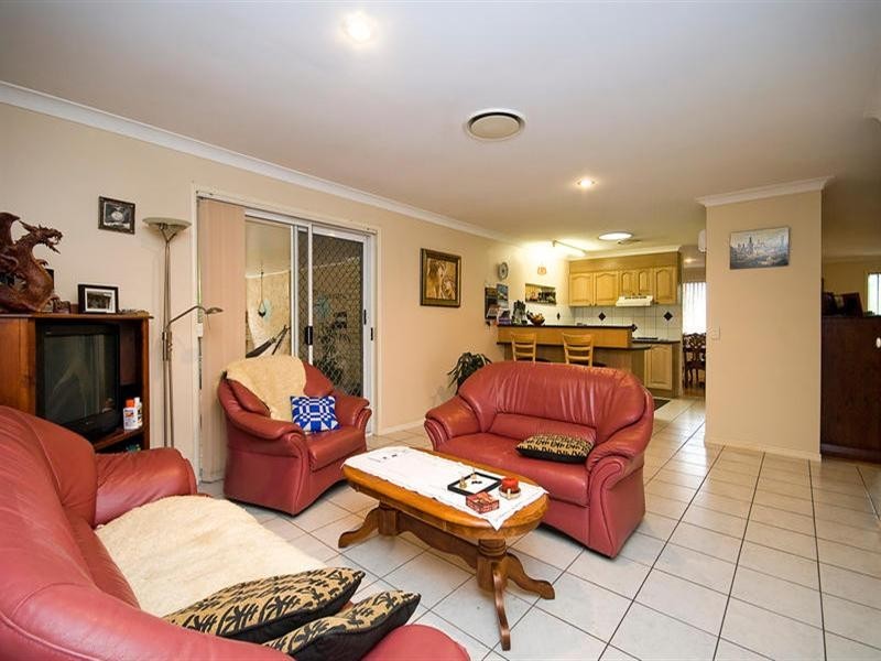 72 Azalea Crescent, Calamvale QLD 4116