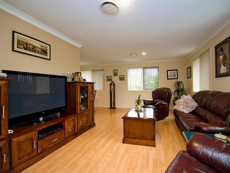 72 Azalea Crescent, Calamvale QLD 4116