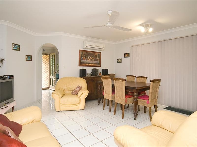 38 Glenfield Street, Parkinson QLD 4115