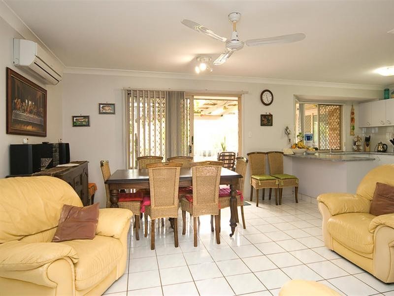38 Glenfield Street, Parkinson QLD 4115