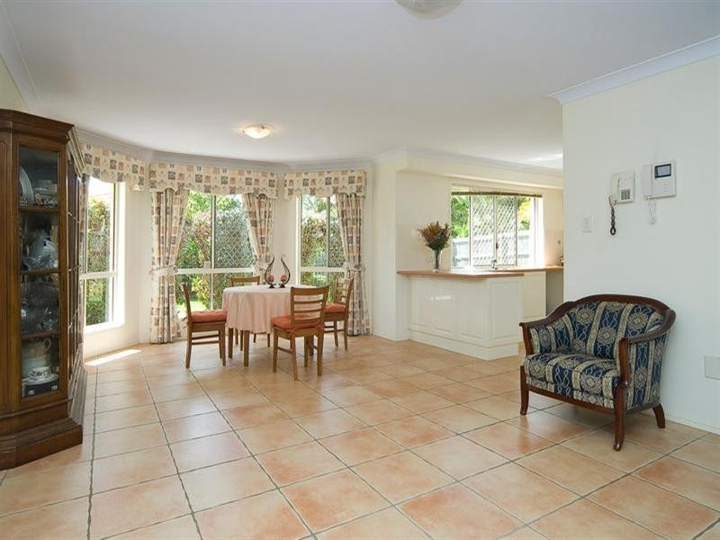 8 Hamersley Place, Parkinson QLD 4115