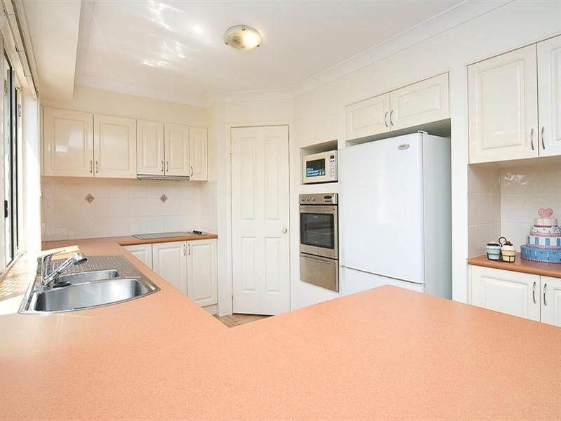 8 Hamersley Place, Parkinson QLD 4115