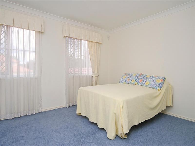 8 Hamersley Place, Parkinson QLD 4115