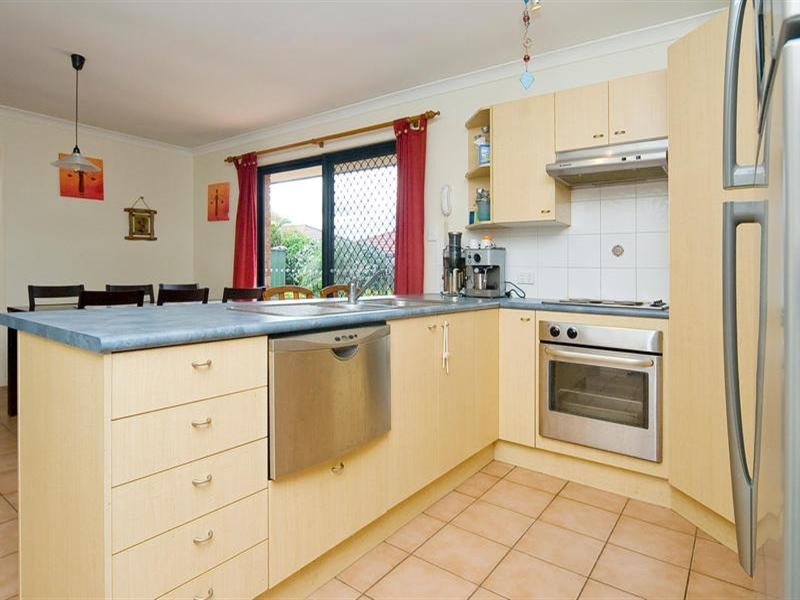 8 Khoo Place, Calamvale QLD 4116