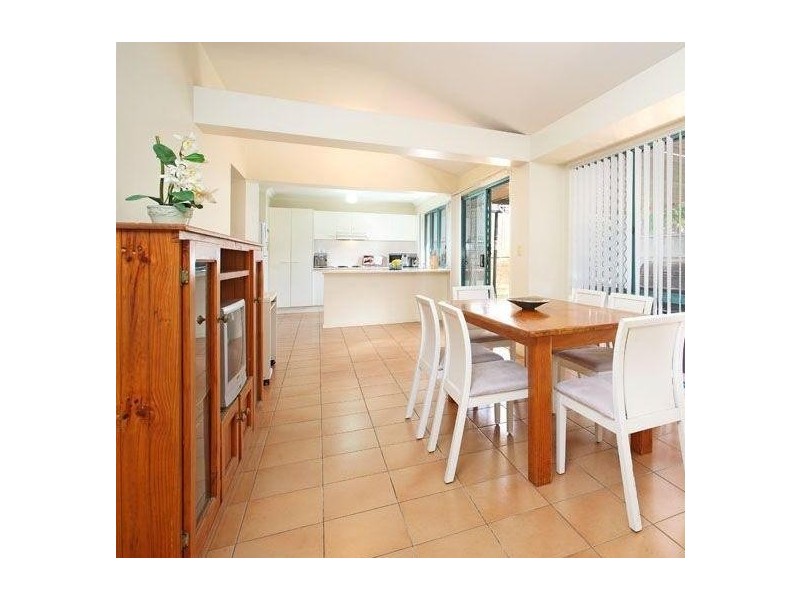 Stretton QLD 4116