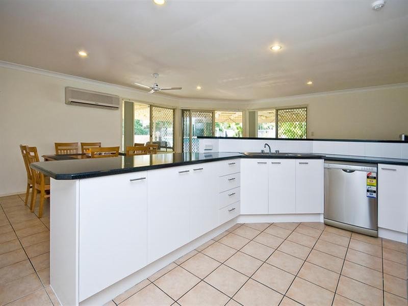 69 Glenfield Street, Parkinson QLD 4115