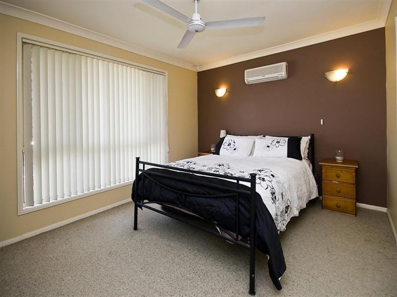 69 Glenfield Street, Parkinson QLD 4115