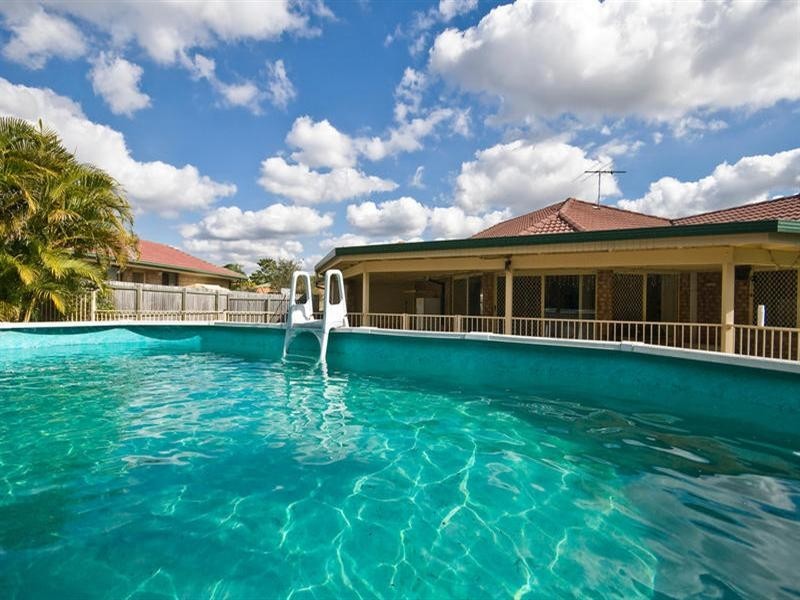 69 Glenfield Street, Parkinson QLD 4115