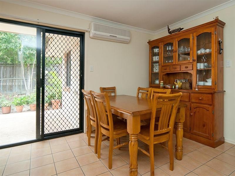 2/8 Honeysuckle Way, Calamvale QLD 4116