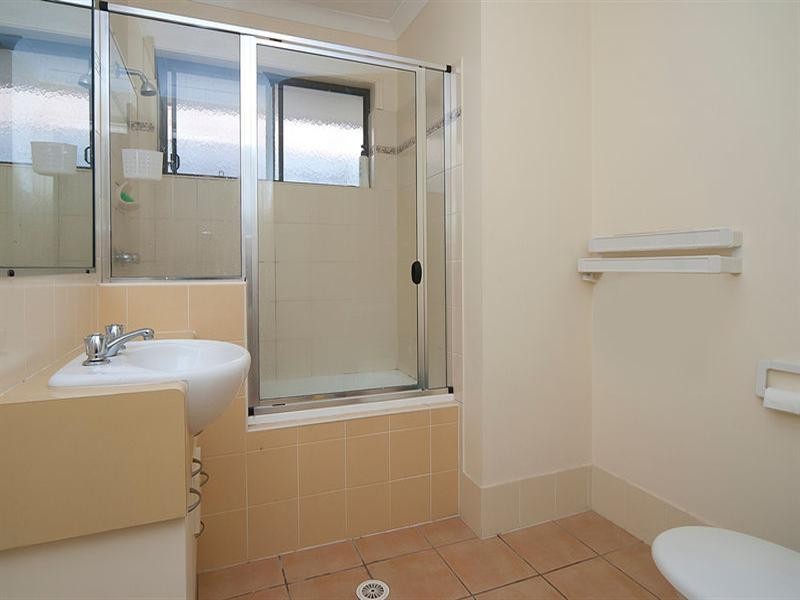 2/8 Honeysuckle Way, Calamvale QLD 4116