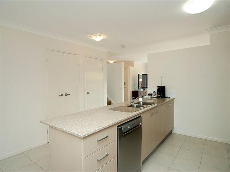 5 Tinaroo Street, Calamvale QLD 4116