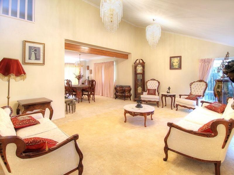 15 Galliano Court, Calamvale QLD 4116