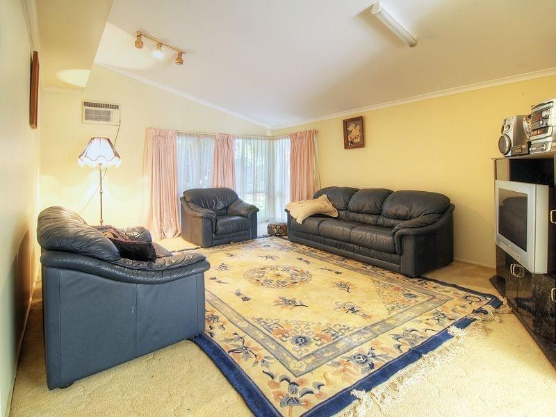 15 Galliano Court, Calamvale QLD 4116