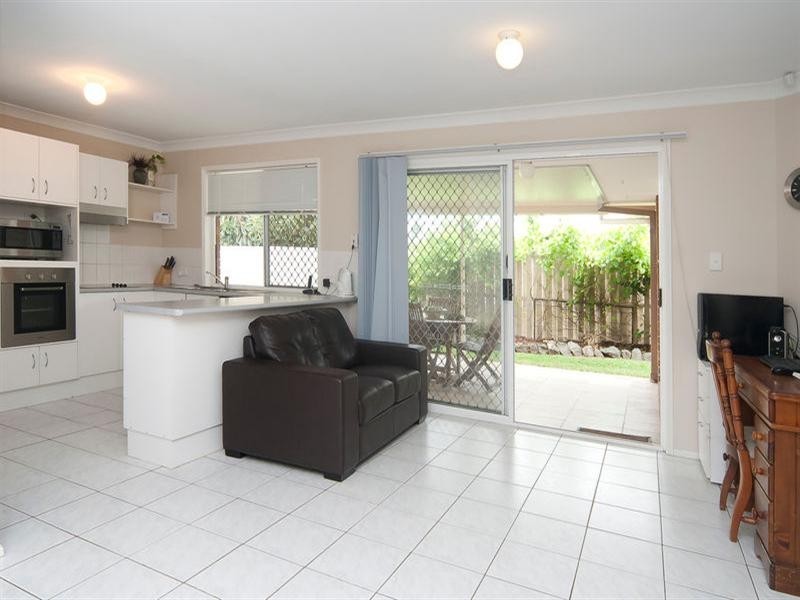 8 Reardon Street, Calamvale QLD 4116