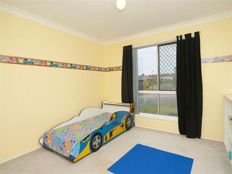 8 Reardon Street, Calamvale QLD 4116