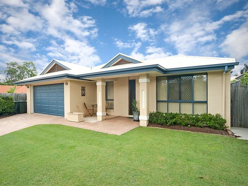 4 Newland Crescent, Parkinson QLD 4115
