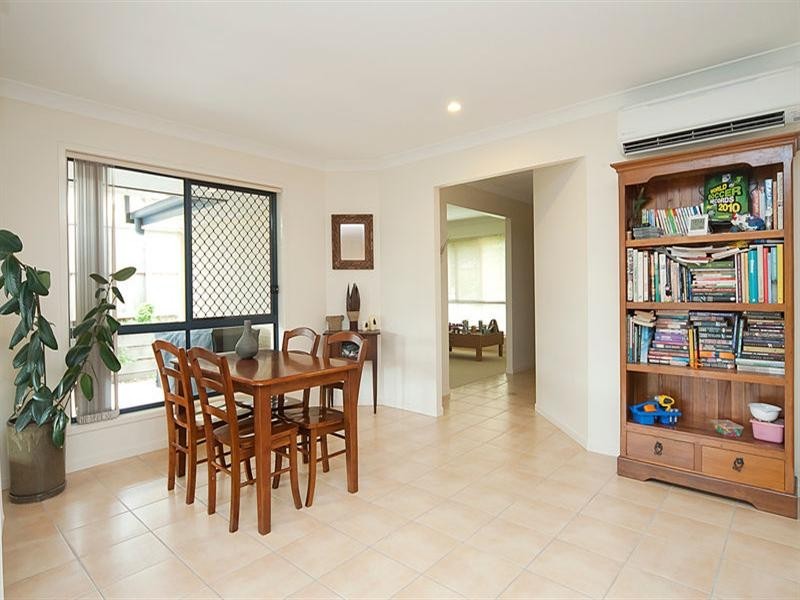 4 Newland Crescent, Parkinson QLD 4115