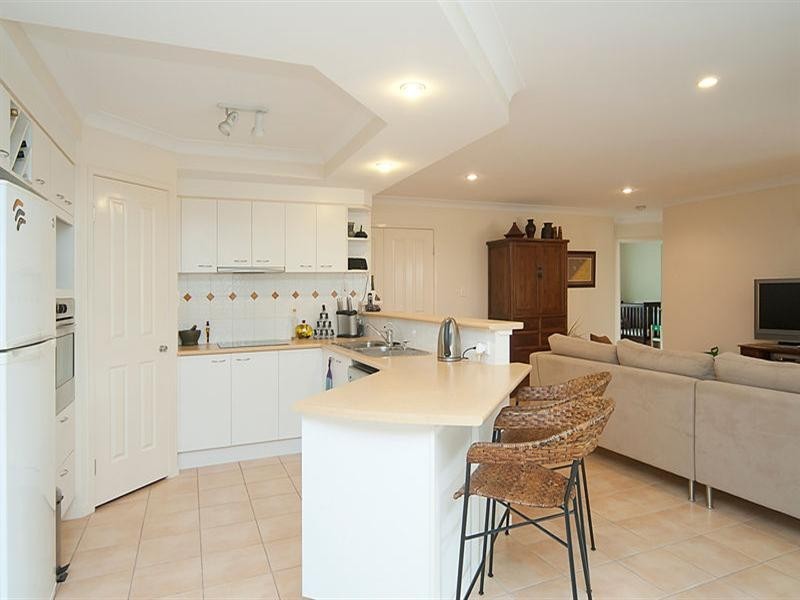 4 Newland Crescent, Parkinson QLD 4115