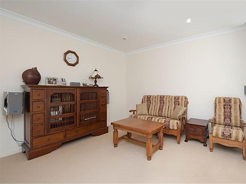 4 Newland Crescent, Parkinson QLD 4115